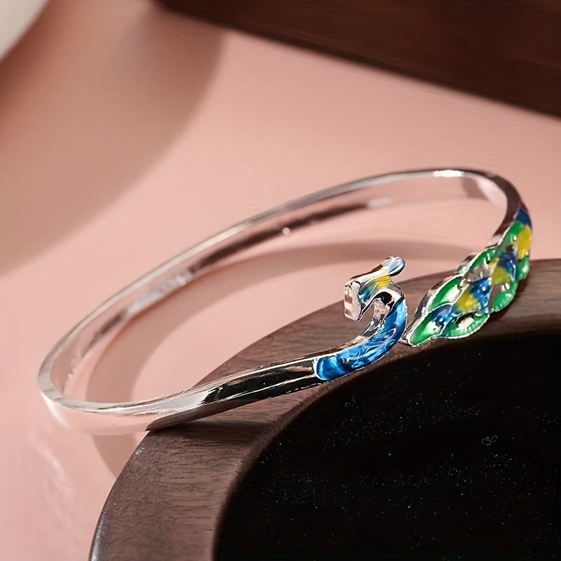 Stylish Hollow Bracelet Featuring a Silvery Phoenix Design, Crafted from Ethnic Retro Thai Silvery