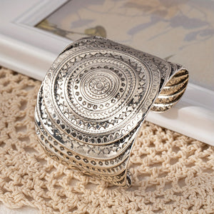 Stylish Bohemian Style Patterned Metal Open Bracelet