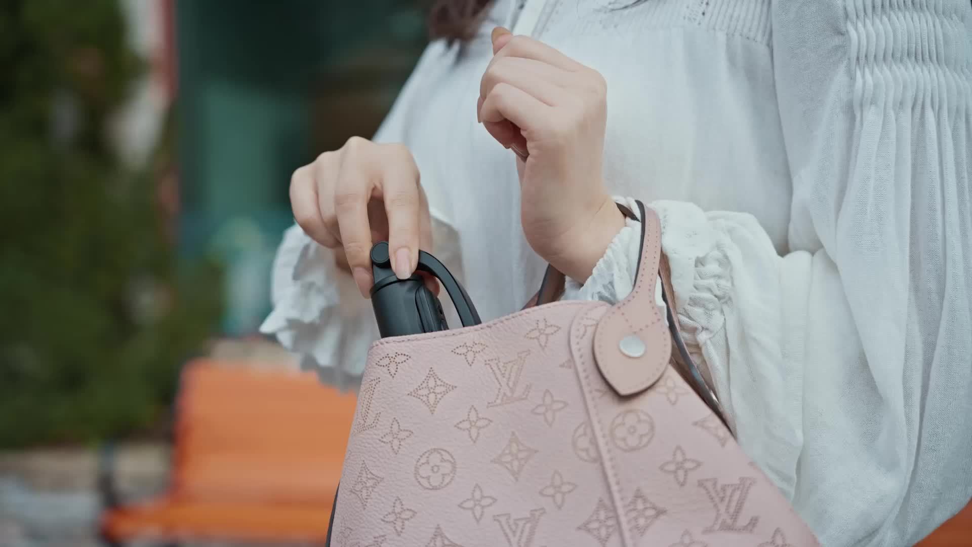 42" Selfie Stick Tripod with Fill Light Extendable Phone Tripod Stand