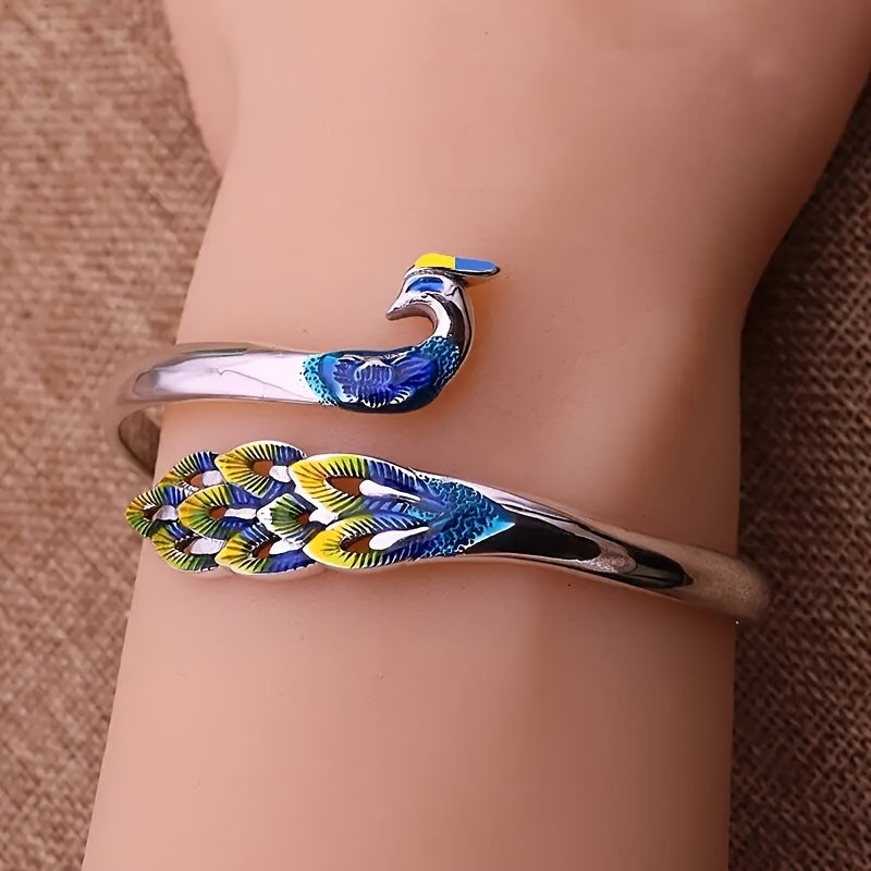 Stylish Hollow Bracelet Featuring a Silvery Phoenix Design, Crafted from Ethnic Retro Thai Silvery