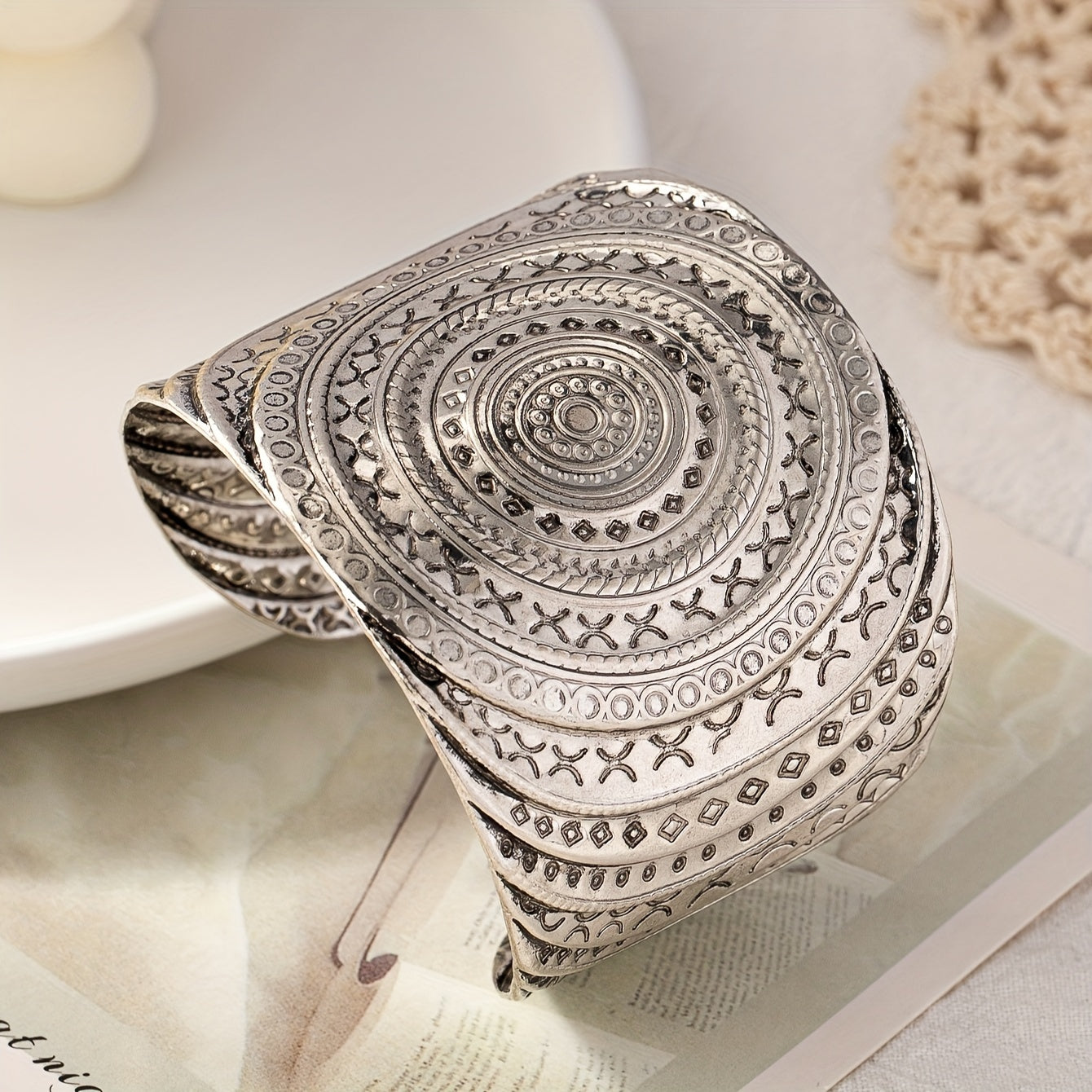 Stylish Bohemian Style Patterned Metal Open Bracelet