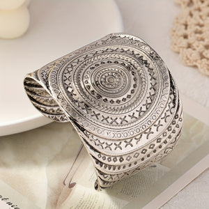 Stylish Bohemian Style Patterned Metal Open Bracelet